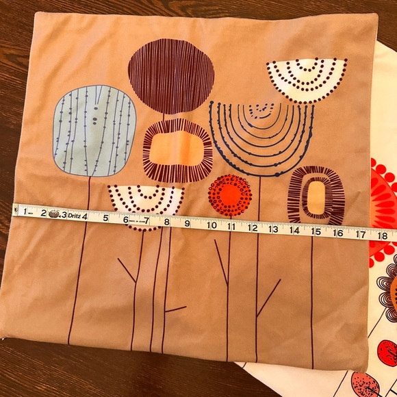 Floral Print pillow covers (2) 17.5” x 17” - Picture 4 of 7